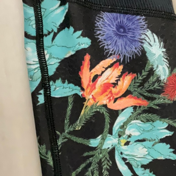 Calia leggings by Carrie underwood - Picture 4 of 4